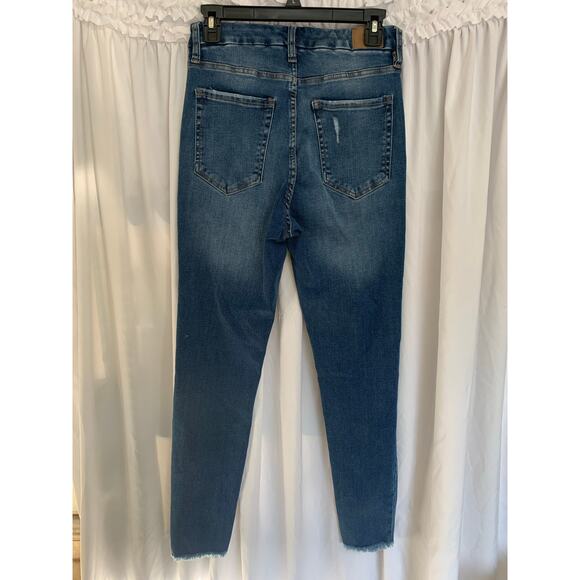 Aéropostale Super High-Rise Curvy Jegging Distressed Jeans – Size 8 Reg - Picture 3 of 4